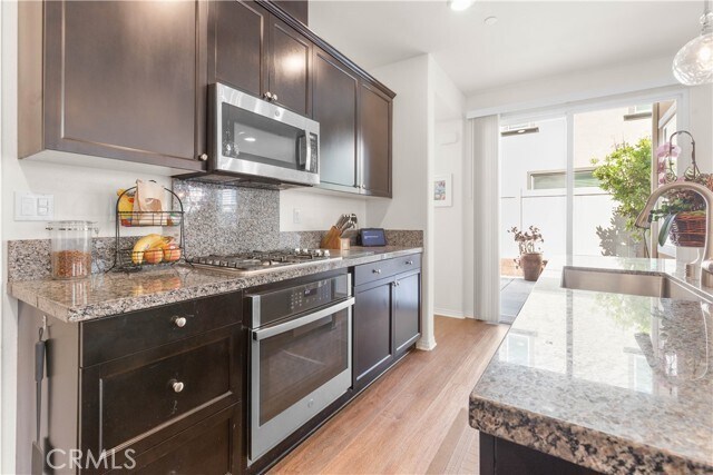 Foto del edificio - 8653 Bay Laurel St