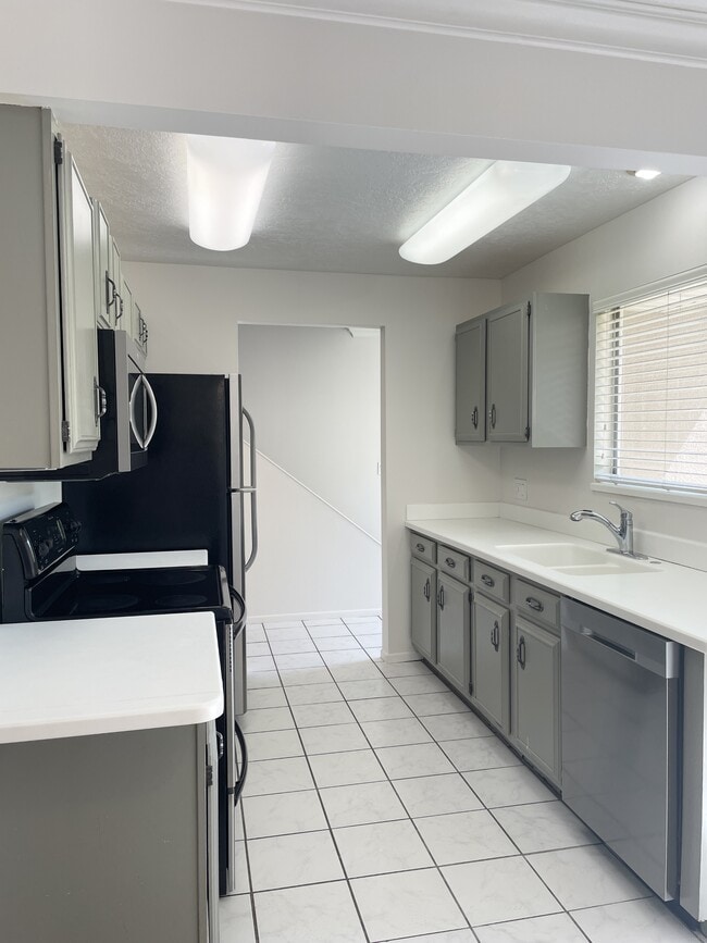 Photo - 1871 Monterey Dr House