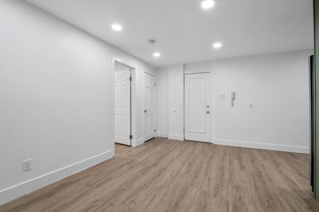Ample closet space - 4512 Westminster Plz