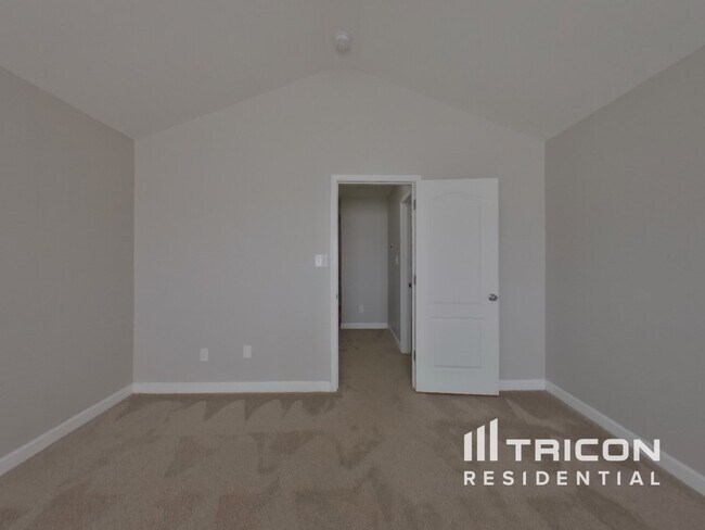 Building Photo - 506 Glencroft Dr