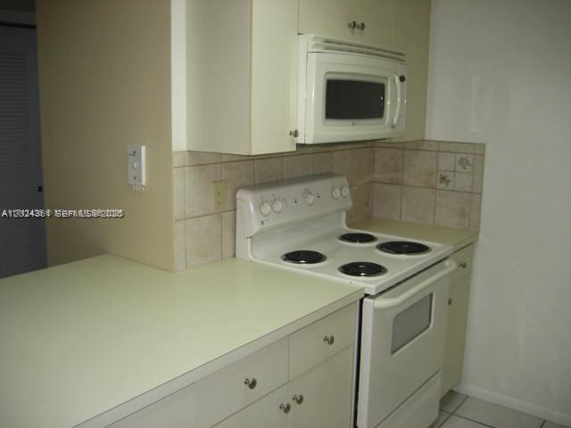 Foto del edificio - 10744 N Kendall Dr