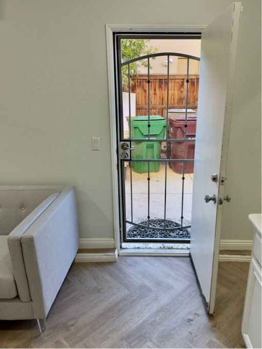 Foto del edificio - 30342 De Caron St