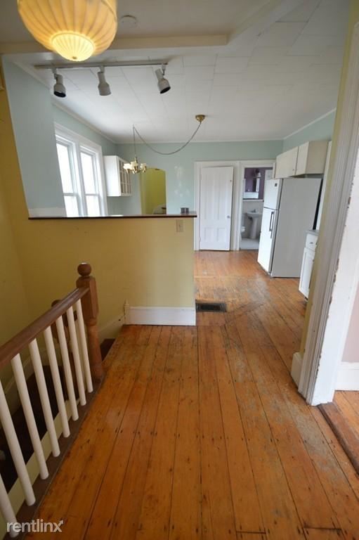Primary Photo - 2 Roslyn Pl