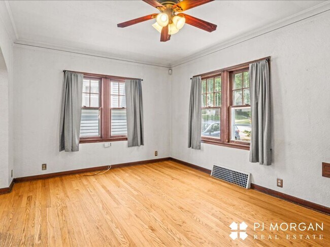 Foto del edificio - 2 bedroom, 1.5 Bathroom House Available Im...