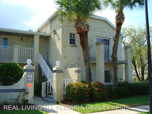 Primary Photo - 1604 SE Green Acres Cir