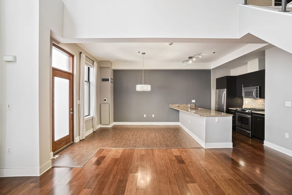 Primary Photo - 735 Harrison Ave