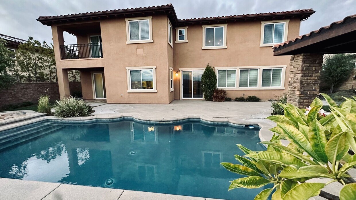 Primary Photo - 2 Bedroom for Rent - 20212 Umbria Way