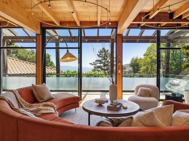 Foto del edificio - Stunning Sausalito Masterpiece!  3BR+ Offi...