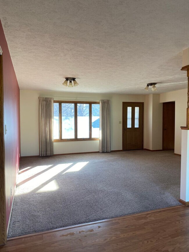 Building Photo - ***Coming Soon! 316 Church, Seward-3 bedro...