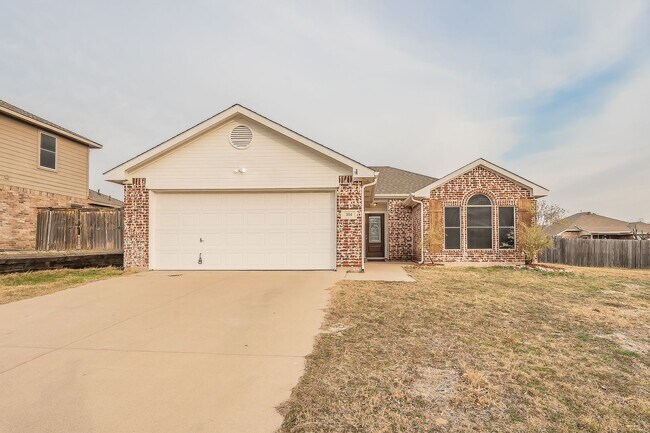 Building Photo - Updated 3 bedroom 2 bath home in Aledo