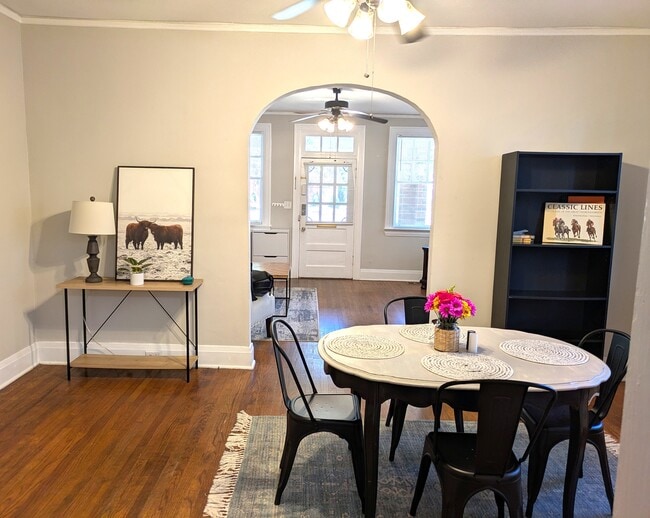 Building Photo - 1910 Madison Ave