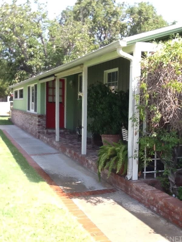 Building Photo - 8474 Oso Ave