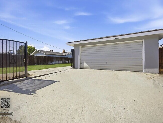 Building Photo - You will want to call this 3 bedroom 2 bathroom house "home sweet home".