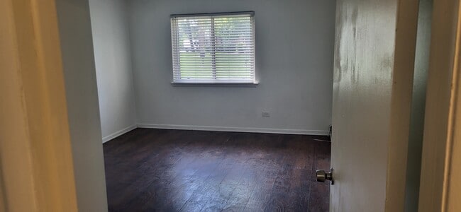 Bedroom - 16W470 Lake Dr