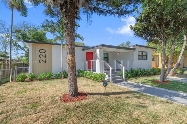 Foto del edificio - 220 NW 134th St