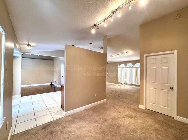 Building Photo - 820 Briargrove Ave