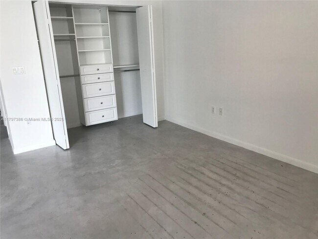 Foto del edificio - 234 NE 3rd St