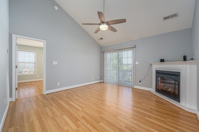 Foto del edificio - 623 Wyndhurst Drive