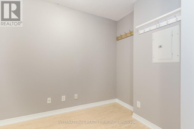Building Photo - 1403-1403 Royal York Rd
