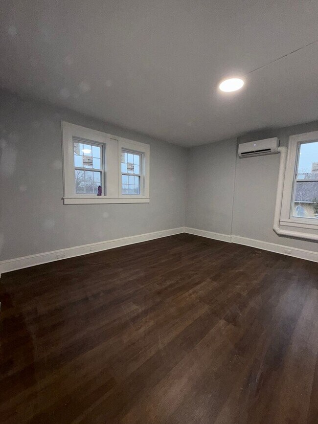 Foto del edificio - 226 E Winona Ave