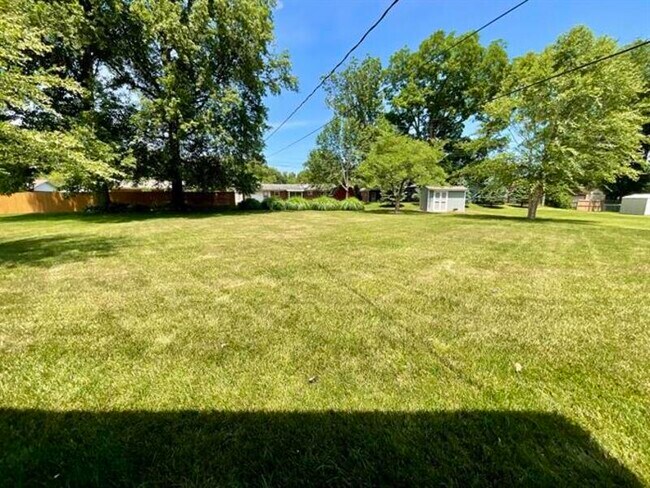 Building Photo - 45 Fenwood Dr