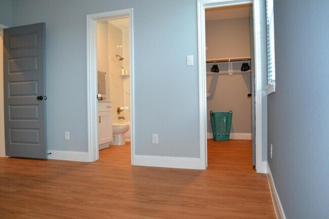 Building Photo - 2600 Ave K, Bay City, TX 77414