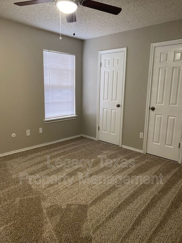 Foto del edificio - 1608 Sun Valley Dr