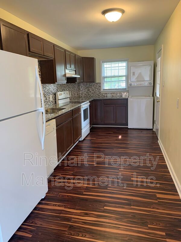 Building Photo - 446 Willowspring Ln