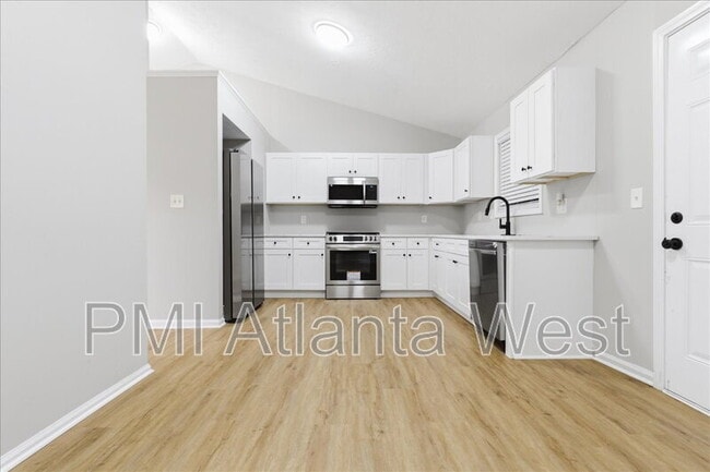 Building Photo - 5876 Old Wellborn Trce