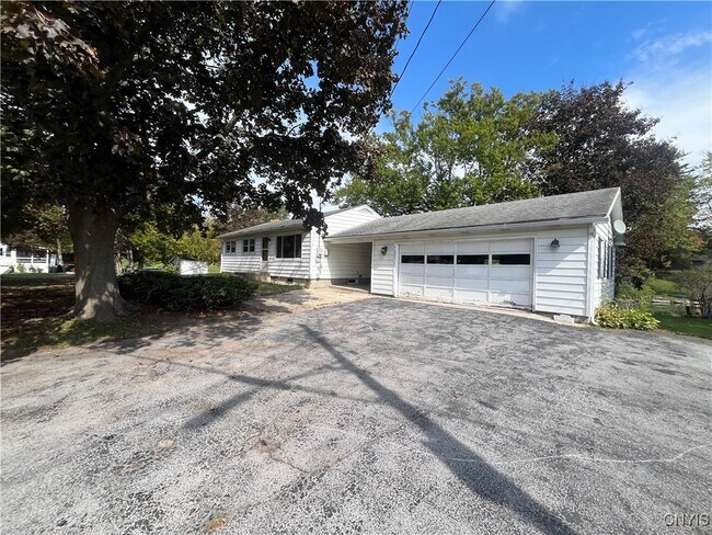 Foto del edificio - 91 Pulsifer Dr