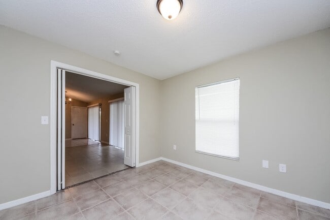 Building Photo - 709 Hamster Ct