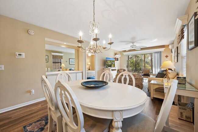 Foto del edificio - 270 Pinehurst Ln