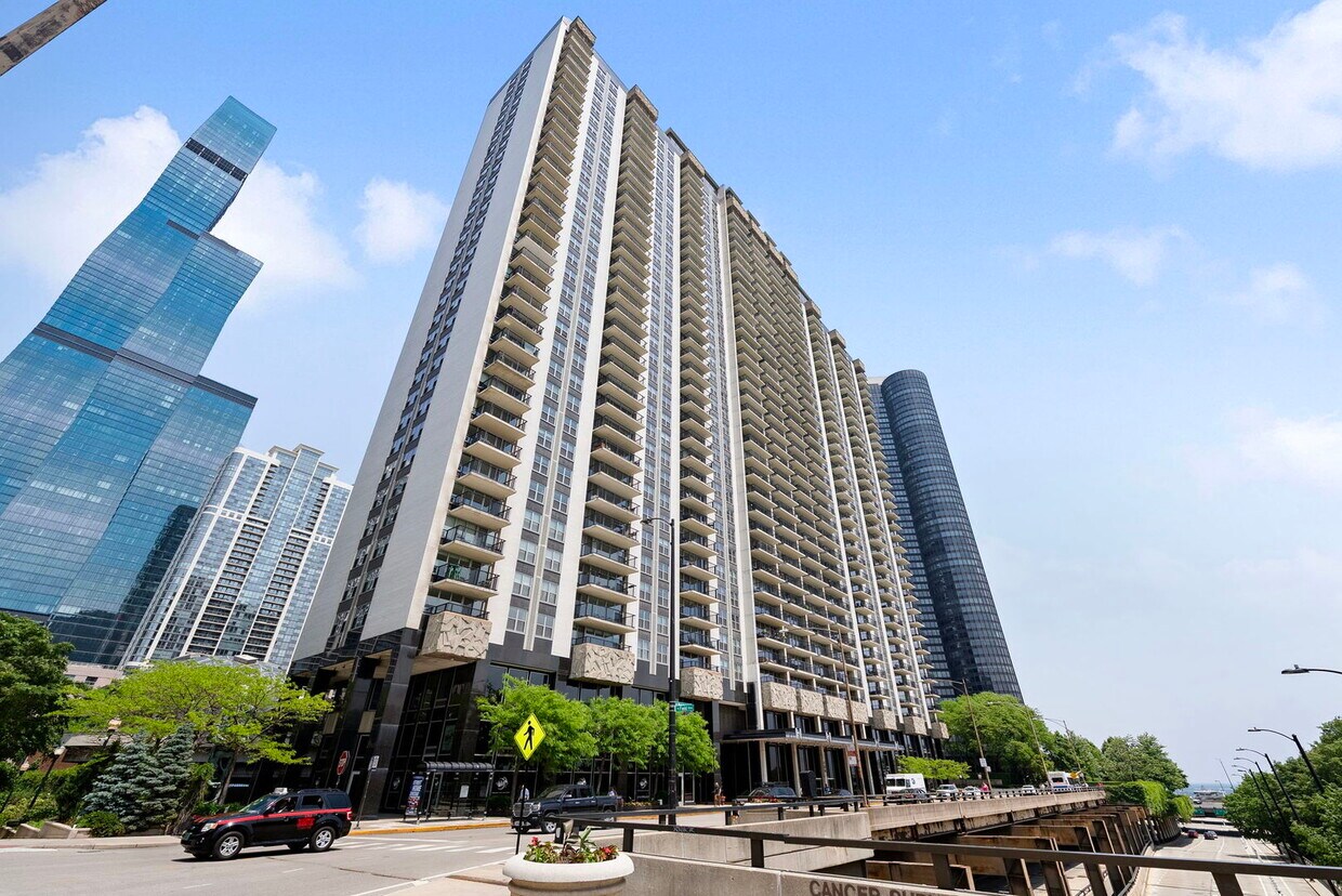 Foto principal - 400 E Randolph St