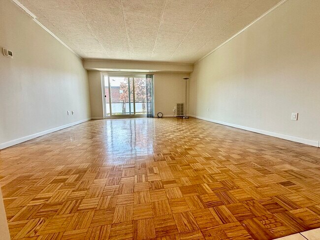 Foto del edificio - 41 Broadlawn Park