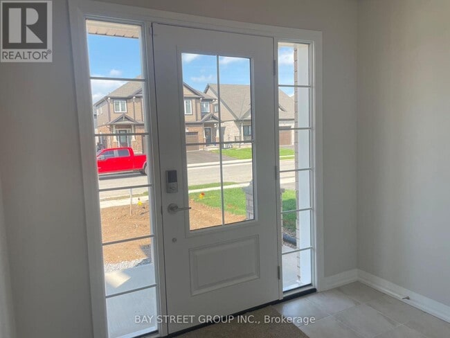 Building Photo - 9348 White Oak Ave