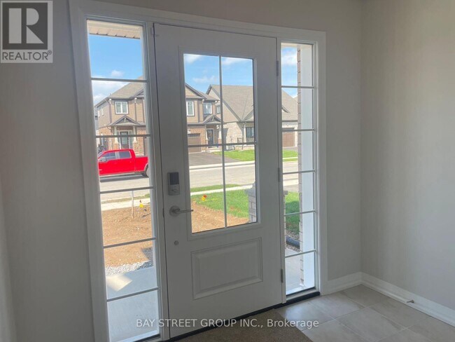 Photo du bâtiment - 9348 White Oak Ave