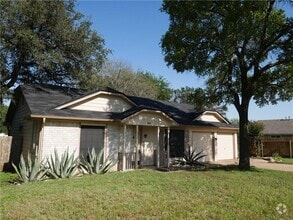 Building Photo - 800 Live Oak Dr