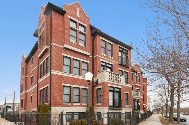 Building Photo - 3986 S Drexel Blvd