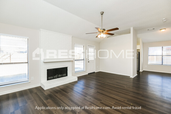 Building Photo - HOME FOR RENT!!