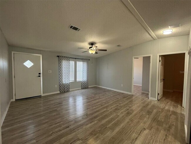 Foto del edificio - 4884 Duncan Rd