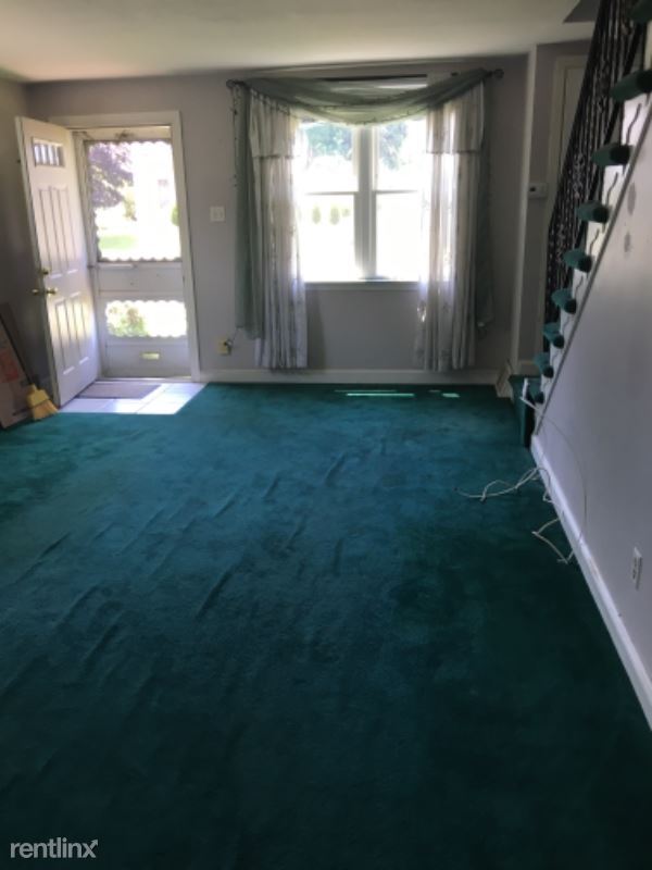 Building Photo - 3 br, 1 bath Townhome - 133 N Bishop ave