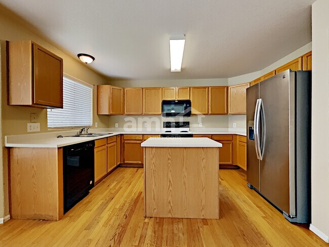 Building Photo - 15625 E 99th Ave
