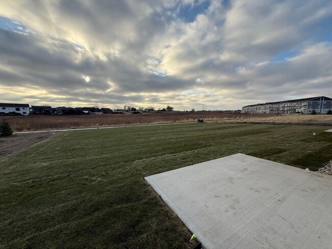 Building Photo - 2324 Sweetgrass Dr