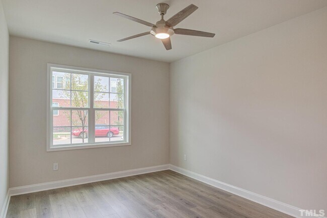 Building Photo - 620 Gateway Crossing Ln