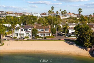 Building Photo - 2411 Bayshore Dr