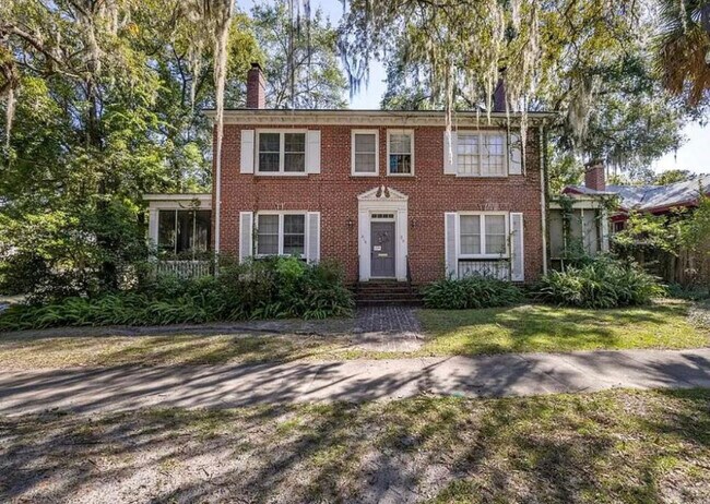 Building Photo - 315 NE 8th Ave