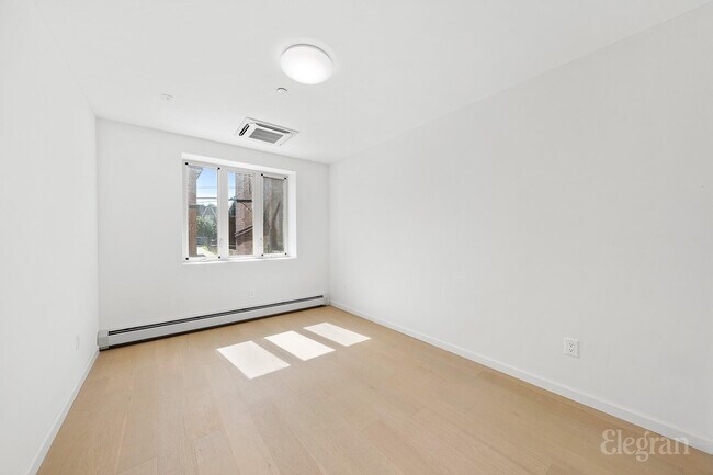 Foto del edificio - 39-57-57 57th St