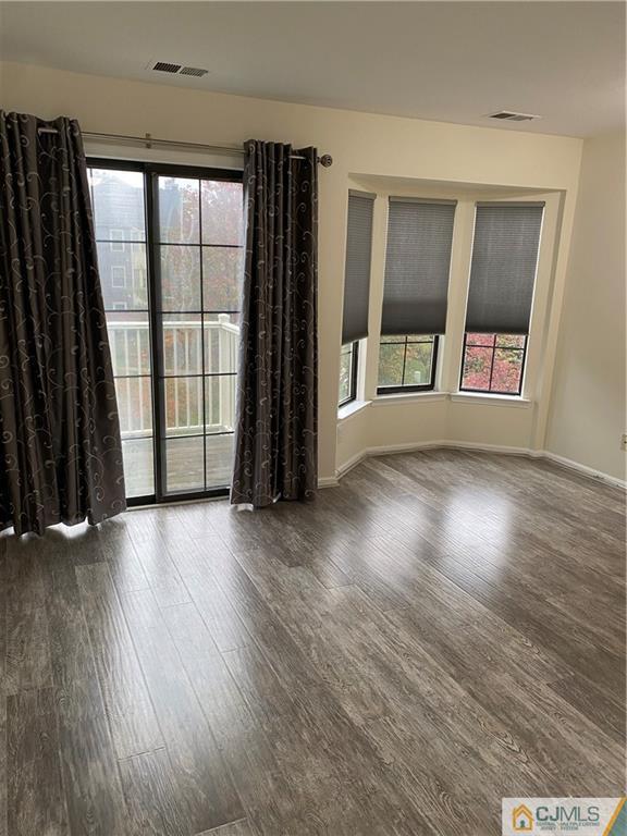 Foto del edificio - 127 Longfield Ct