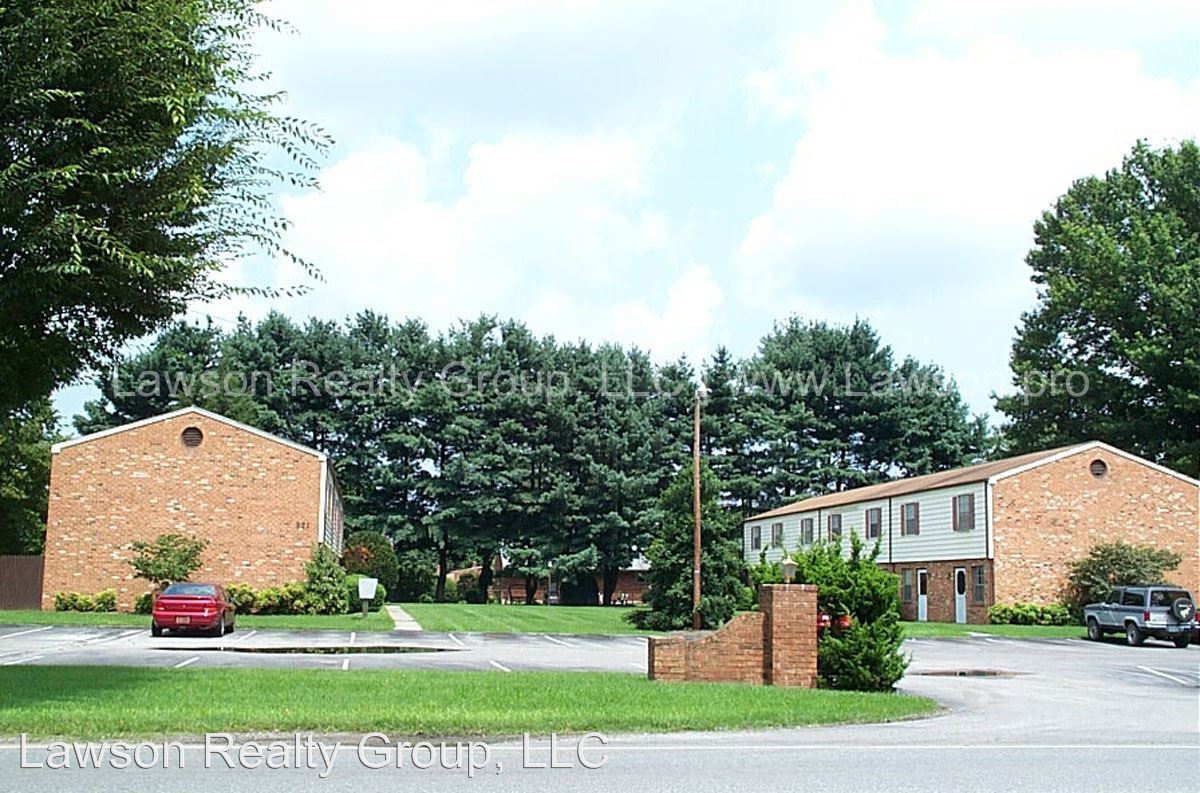 Primary Photo - 821 Apperson Dr
