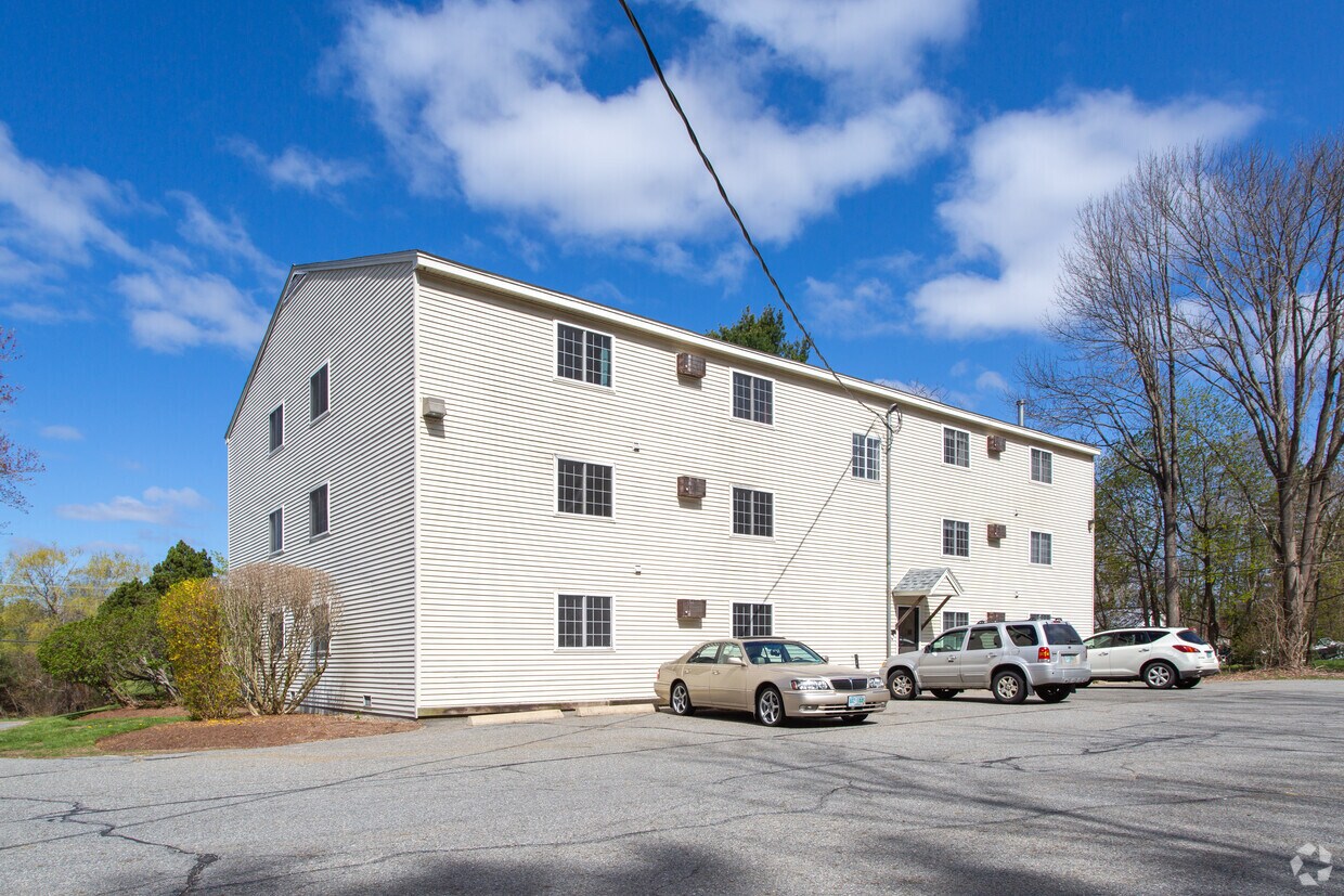 Meadowview Apartments in Newton, NH